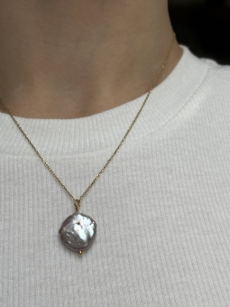 Pozłacany łańcuszek ze srebra z zawieszką z perły keshi