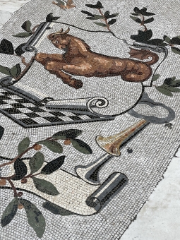 mozaika ze znakiem zodiaku koziorożec