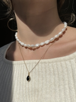 choker z dużych pereł