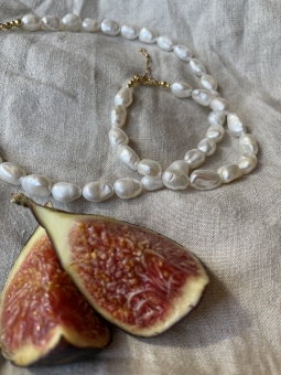 bransoletka z dużych pereł w aranżacji