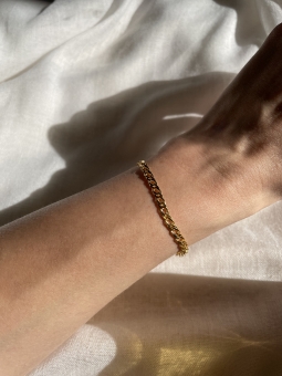 bransoletka ze srebra pokrytego 24 karatowym złotem w splocie typu rombo