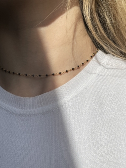 naszyjnik z delikatnym spinelem