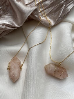 naszyjniki z naturalnym morganitem