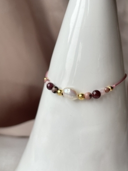 bransoletka z perłą i granatem na nici