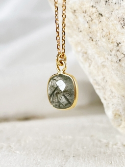 naszyjnik z kryształem z rutylem