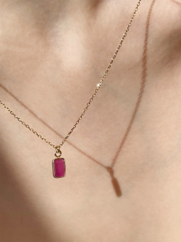 rubin w okuciu na łańcuszku