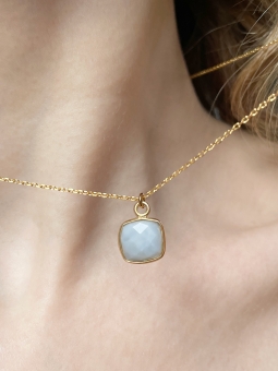 zawieszka z opalem w okuciu