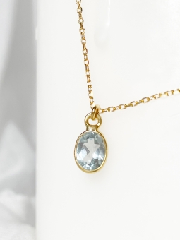 zawieszka z topazem w okuciu - owalny