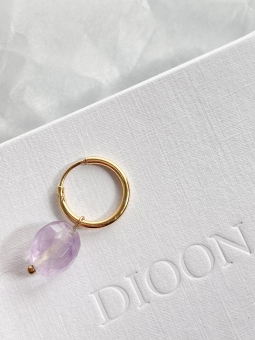 kolczyk z nieregularną bryłką ametystu