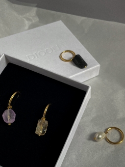 kolczyki kółka z minerałami