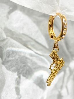 kolczyki z pistoletem