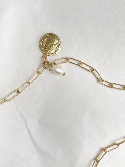 Naszyjnik z monetą i perłą