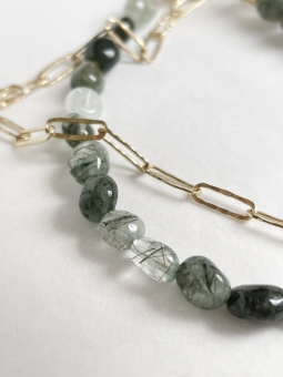 Naszyjnik z prehnitem