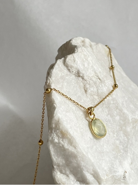 Naszyjnik z Prehnitem w okuciu